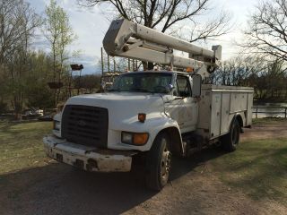 1997 Ford Bucket Truck photo