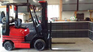 Toyota Forklift 4,  900lb 3 Stage photo