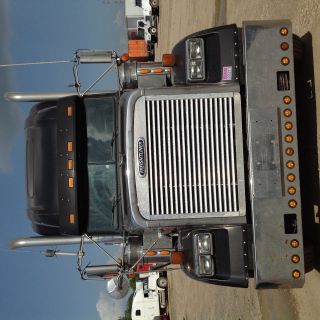 2003 Freightliner Classic photo