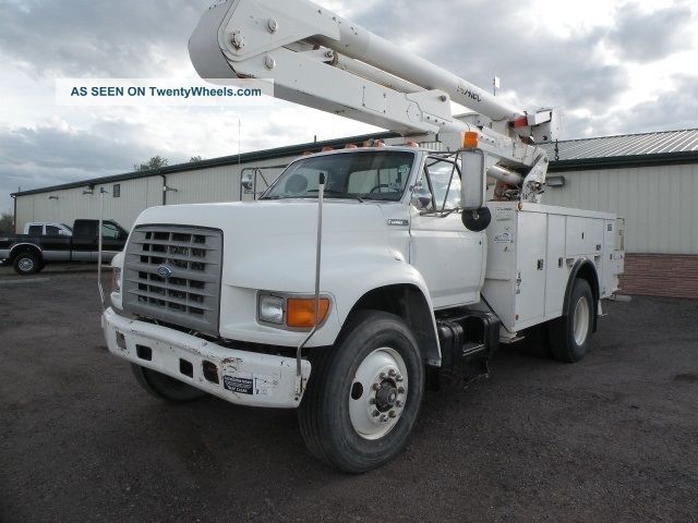 1995 Ford F800 Bucket / Boom Trucks photo