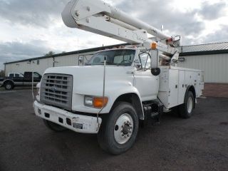 1995 Ford F800 photo