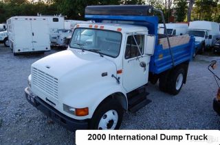 2000 International 4700 Dump Truck photo