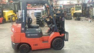5000lb Toyota Forklifts photo