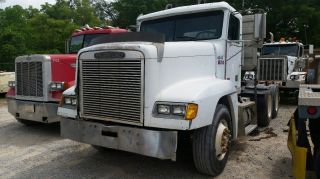 19910000 Freightliner Fld120 Tandem Axel Daycab photo