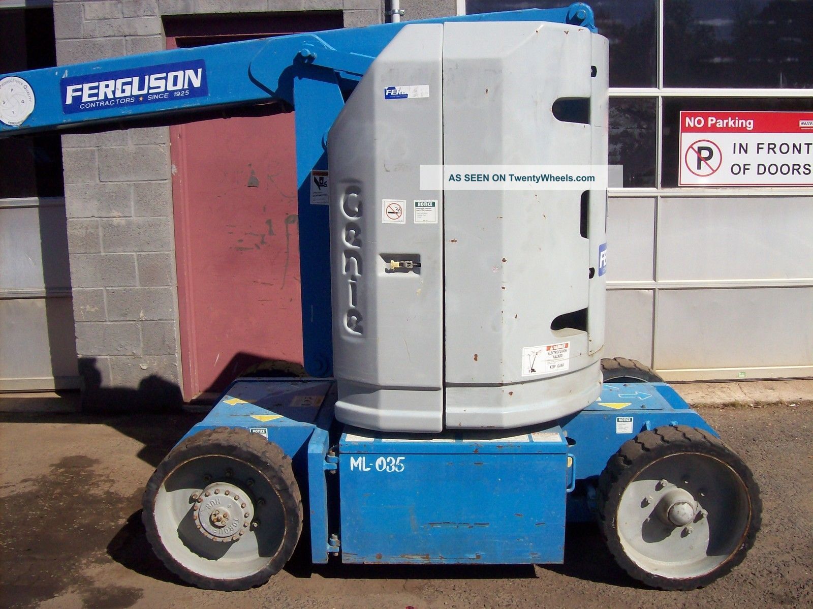 1997 Genie Z 30/20n, 30 Ft Self Propelled, Articulated, Electric Boom