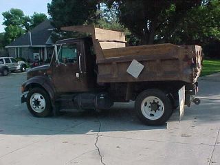 1999 International 4700 Dump Truck photo