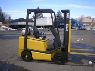 2003 Yale Pneumatic Forklift 4000 Lbs Capacity photo