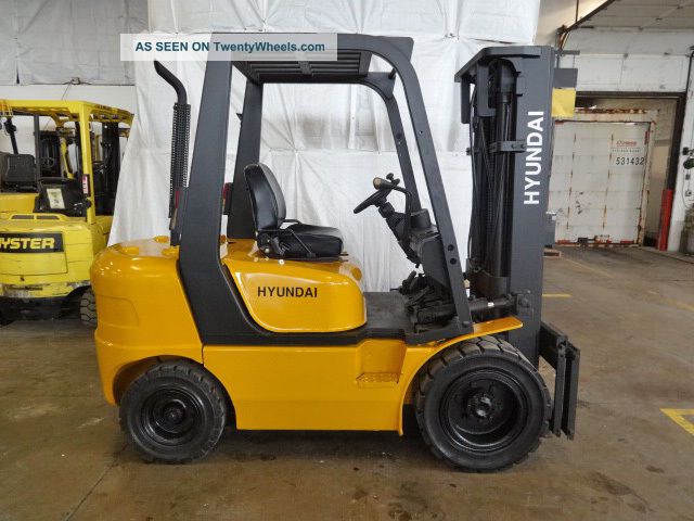 2006 Hyundai Hdf30 - 5 6000lb Pneumatic Forklift Diesel Fuel Lift Truck Forklifts photo