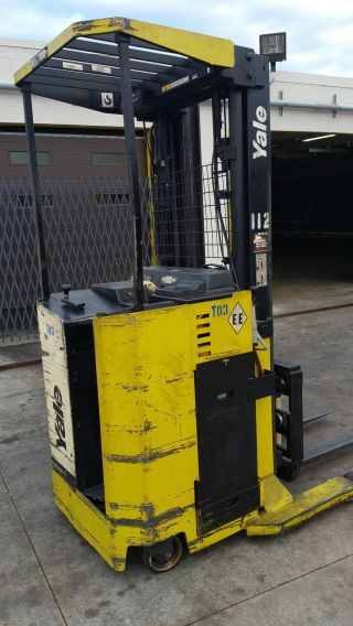 Electric Stand Up Reach Style Fork Truck Ee Rated With Charger photo