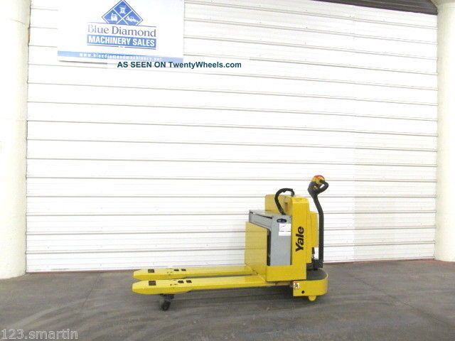 08 ' Yale 6,  500 Lb.  Electric Pallet Jack,  Crown,  Hyster Forklifts photo
