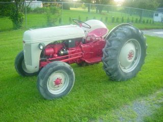Ford 8n Tractor 1952 photo