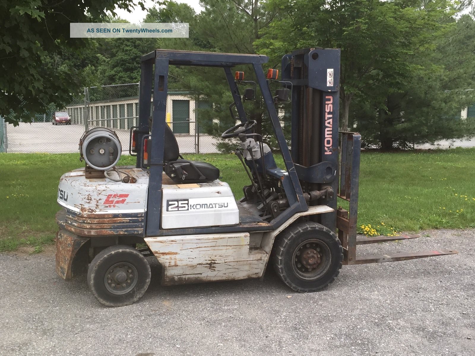 Komatsu Fg25c - 11 Fork Lift 4000lb Cap.  Local Pickup Only Forklifts photo
