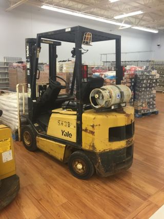 2004 Yale Glp040 4000 Lb Pneumatic Tire Forklift.  Lp Gas Engine.  2300 Hours photo