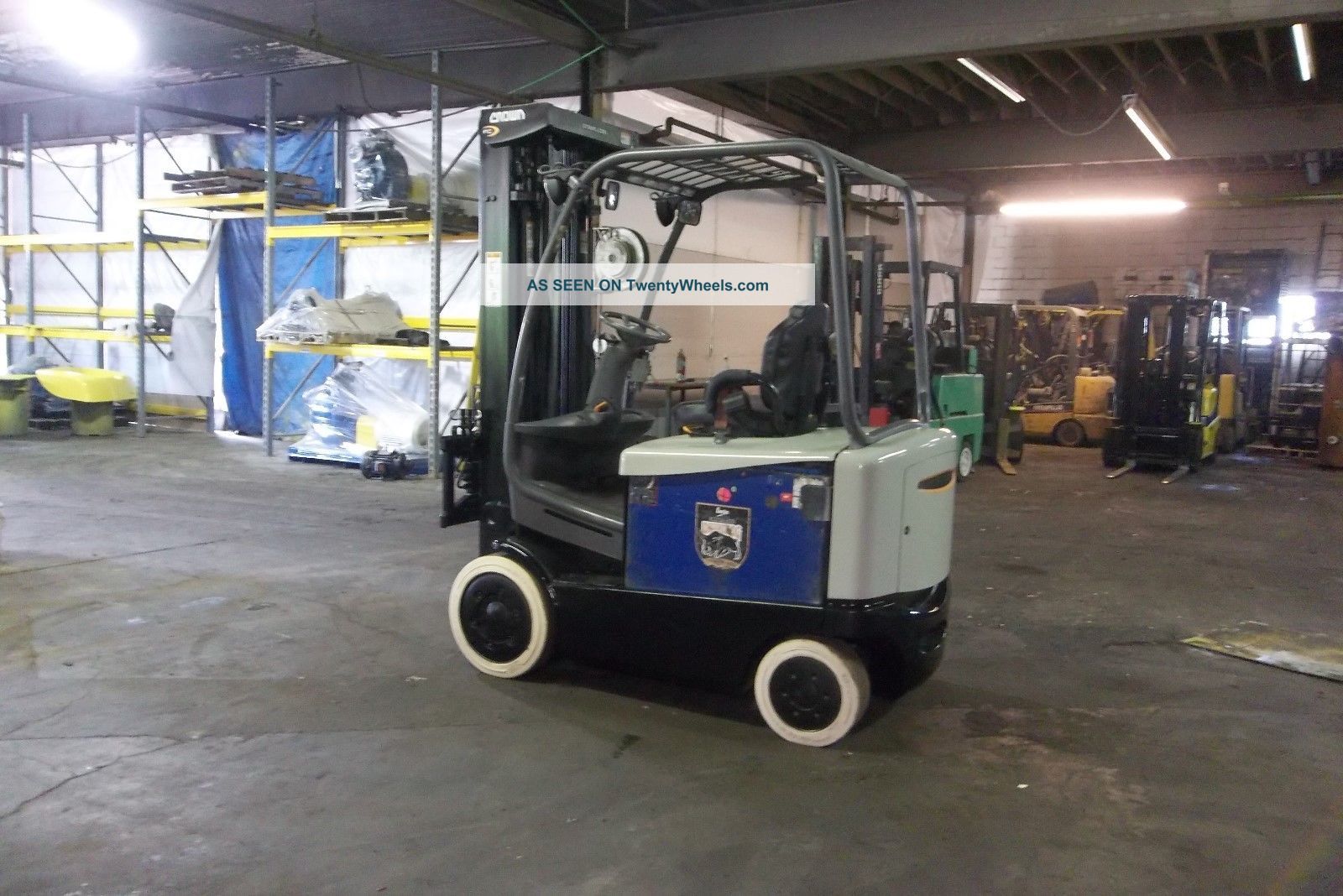 2010 Crown Electric Forklift 5000 Lb,  Triple Mast,  Non Maring Tires Forklifts photo