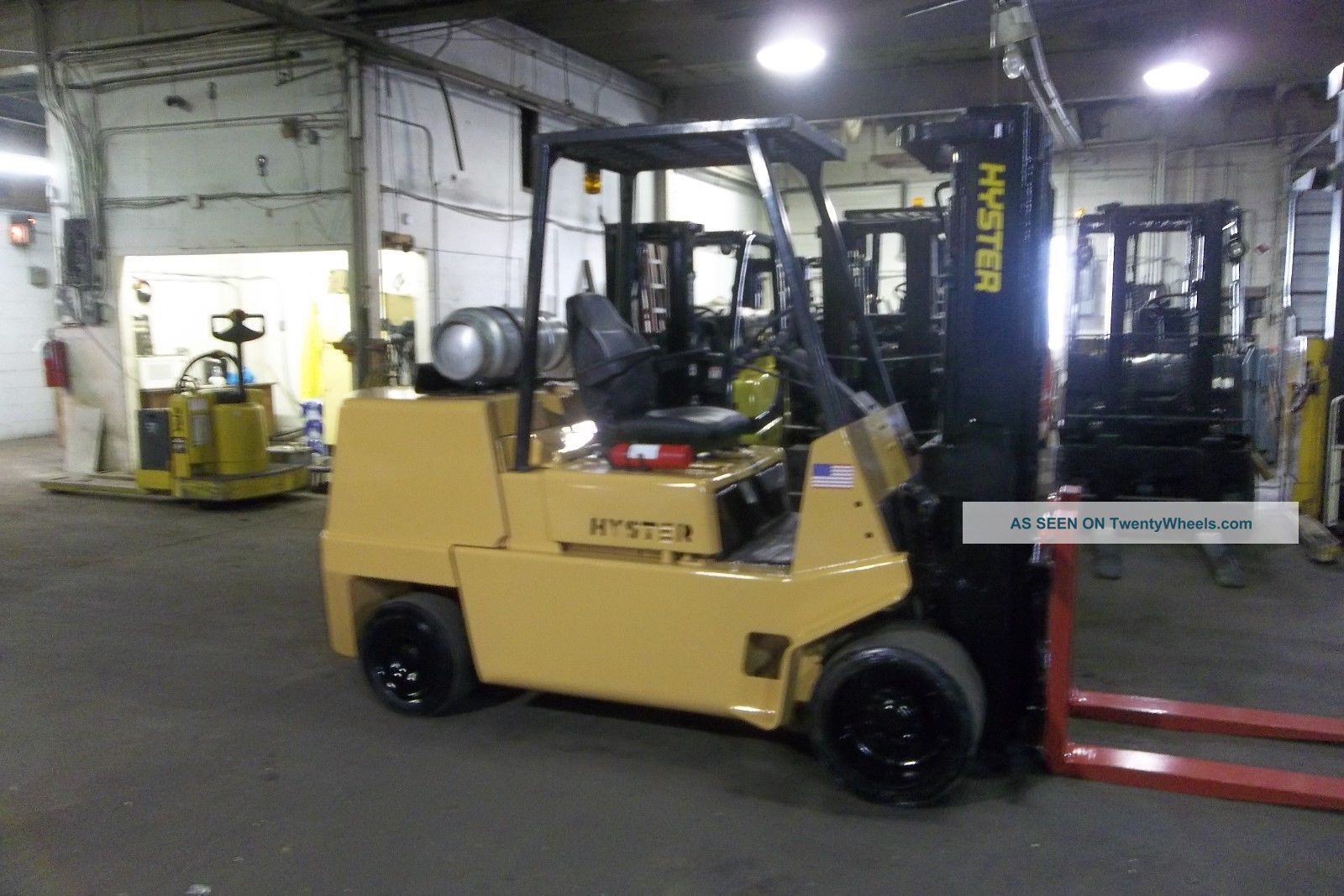 Hyster 12000 Lb Forklift Cushion Tires Triple Mast Forklifts photo