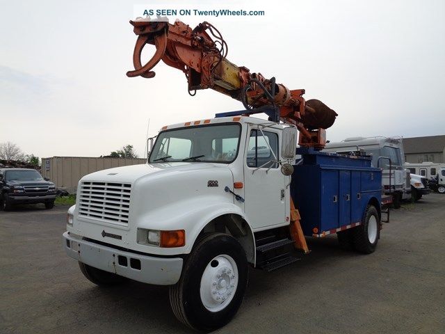 2000 International 4700 Digger Derrick Boom Crane Truck Bucket / Boom Trucks photo