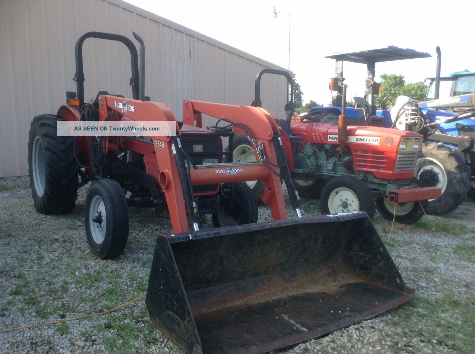 2005 Massey Ferguson Tractor With Bushhog Loader Tractors photo