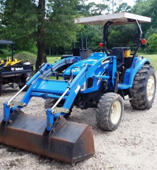 Holland Tractor Tc35a 4x4 Loader photo