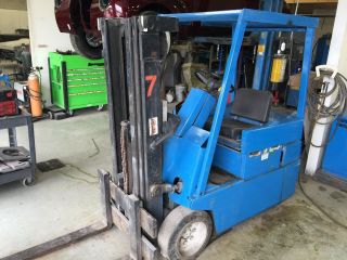 Clark Tm 15 Electric Forklift And Charger photo
