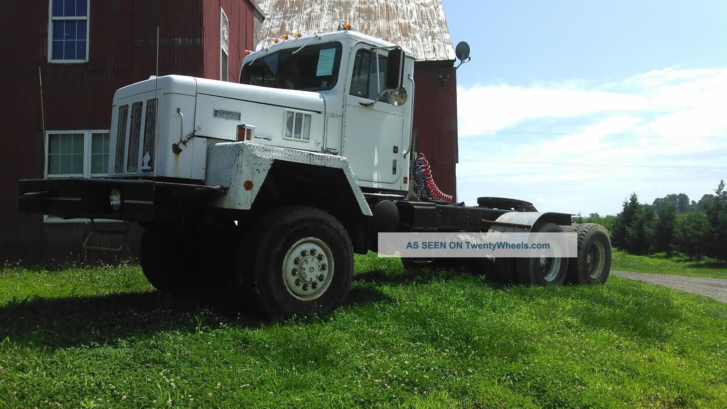 1987 International Paystar 5000 Daycab Semi Trucks photo