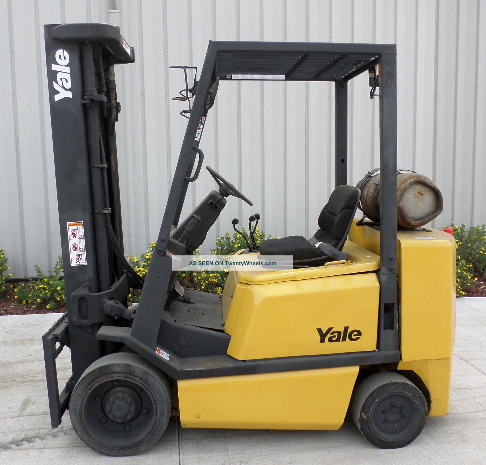 Yale Model Glc060tg (2004) 6000lbs Capacity Great Lpg Cushion Tire Forklift Forklifts photo