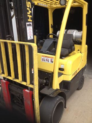 2005 Hyster Forklift photo