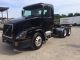 2007 Volvo Daycab Semi Trucks photo 2