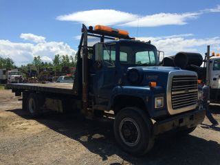 1988 Ford L8000 photo