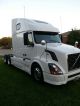 2007 Volvo Vnl670 Sleeper Semi Trucks photo 8