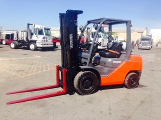 2011 Toyota Forklift 8fgu30 6000 Lb Capacity Side - Shifter Three Stage Mast photo