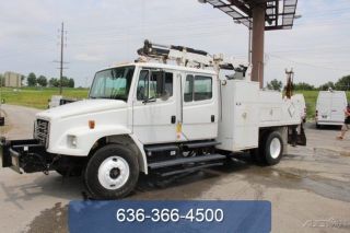 1999 Freightliner Fl70 photo