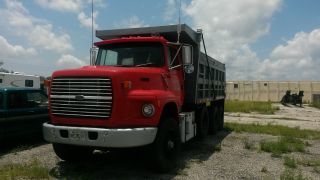 1989 Ford L9000 photo