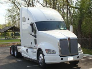 2011 Kenworth T700 photo