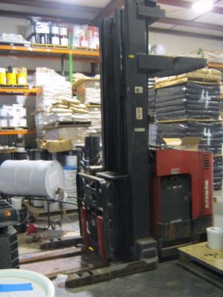 Raymond Stand - Up Forklift Model Easi photo