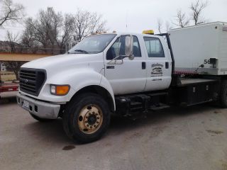 2000 Ford F - 750 photo
