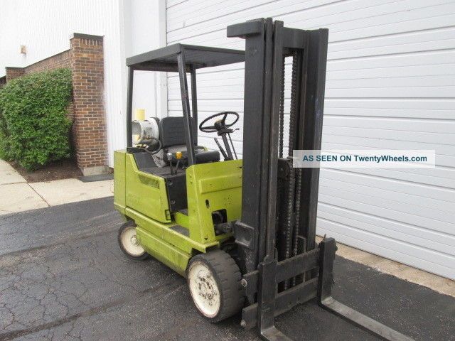 Clark Gcs25mb Forklift 4500 Lb Capacity Great Shop Lift Forklifts photo