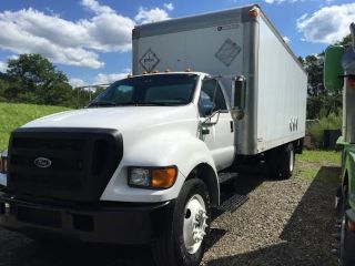 2004 Ford F650 photo