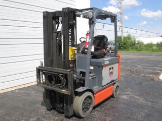 2011 Toyota 8fbchu25 Electric Forklift.  189 In Triple Mast 48 Volt Battery. photo