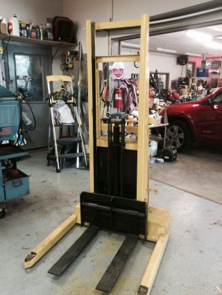 Crown 15bs Walkie Stacker Electric Lift Pallet Truck Reduced photo