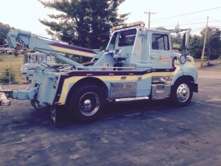 1989 Ford L - 9000 photo