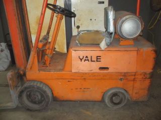 Forklift Yale 5000 Propane Cushion Tires 130in Reach Up photo