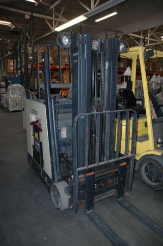 Crown Fork Lift Forklift 4000lbs.  190 