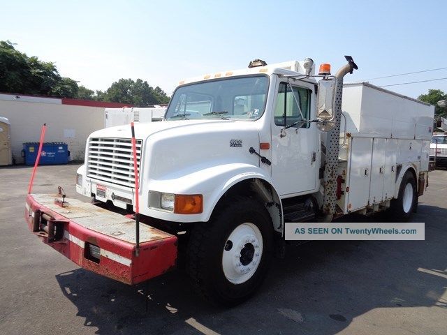 2002 International 4900 Utility / Service Trucks photo