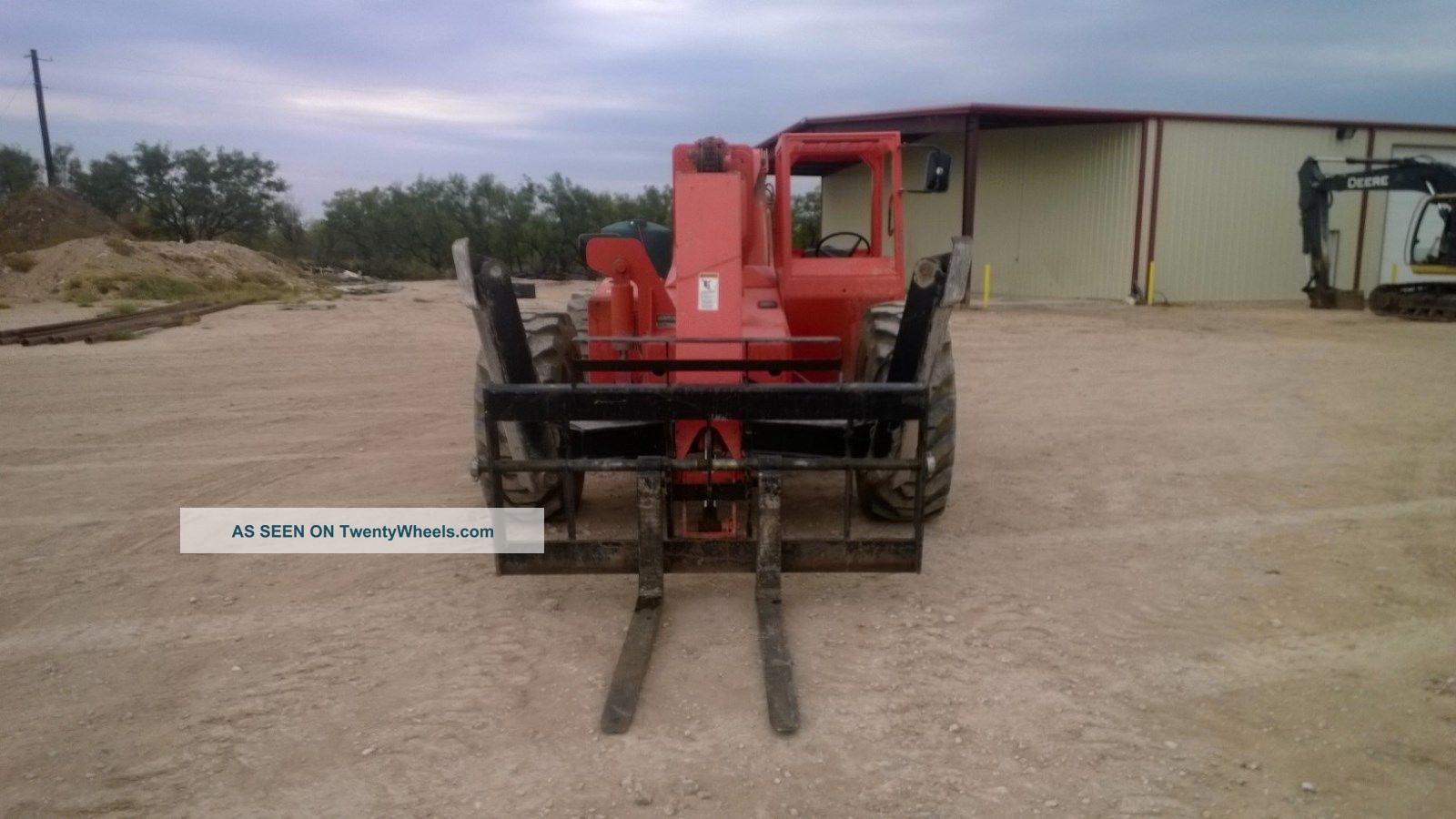 06 ' Sky Track 10k Telescopic Forklift Forklifts photo
