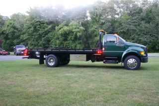 20100000 Ford F750 photo