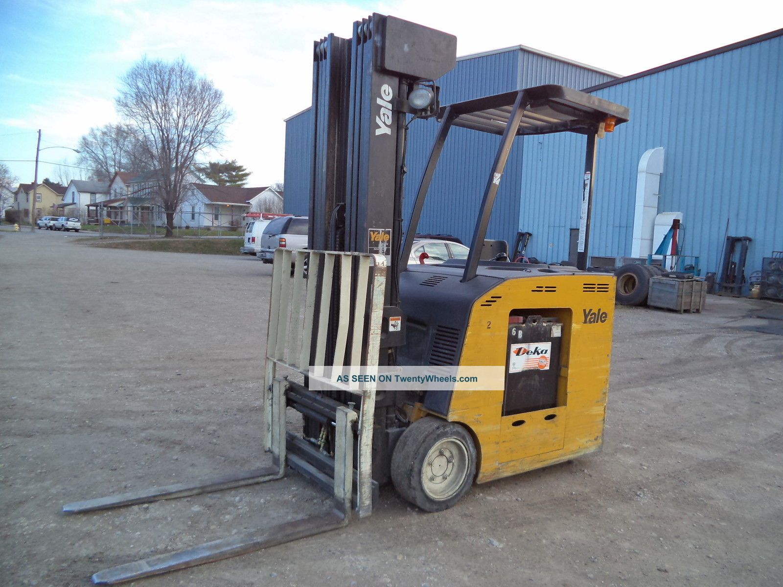 warehouse stand up forklift