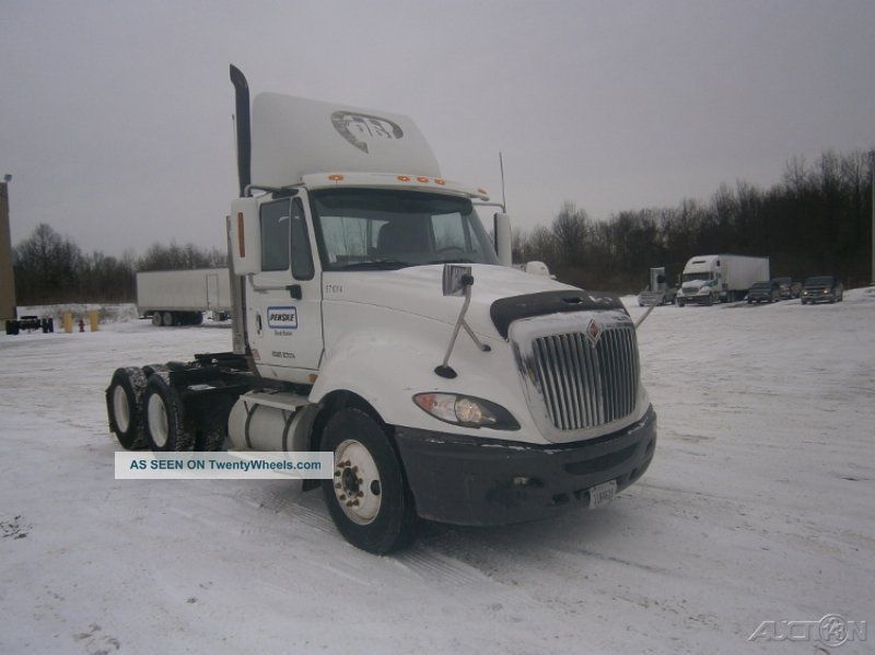 2010 International Prostar Daycab Semi Trucks photo