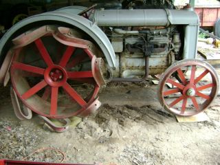 Vintage Fordson Tractor 1927 photo