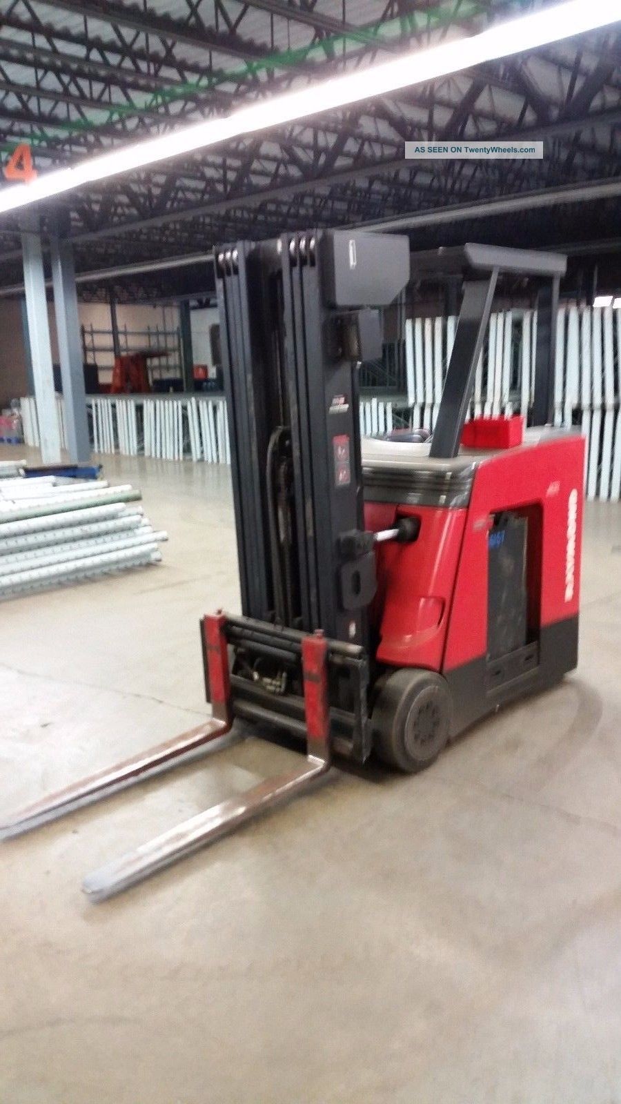 Raymond Pacer 2008 W/ Battery Forklifts photo