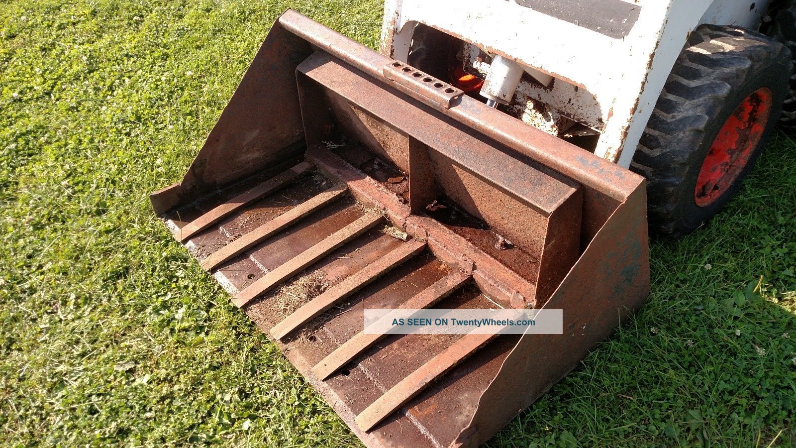 Bobcat 440b Skid Steer Loader Perfect For Horse Stalls / Small Barns